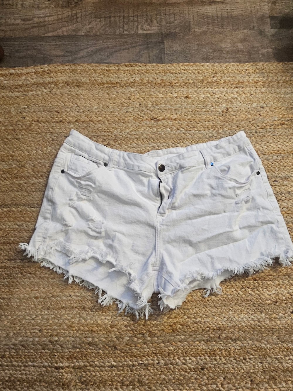 White Distressed Frayed Hem Women’s Denim Shorts